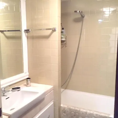 With One Bedroom In With Wonderful City View And Wifi 150 M From The Beach * 波尔蒂芒